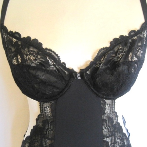 Blush Lace Bodysuit - Picture 2 of 11